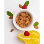 mandorle tostate salate aperitivo still life