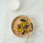 pista prune porridge makadamia