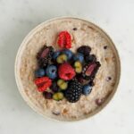 berries lover porridge makadamia