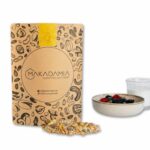 berries lover porridge makadamia