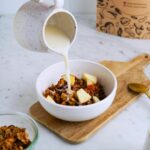 APPLE CINNAMON GRANOLA latte makadamia