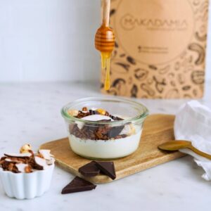 DARK COCONUT GRANOLA makadamia