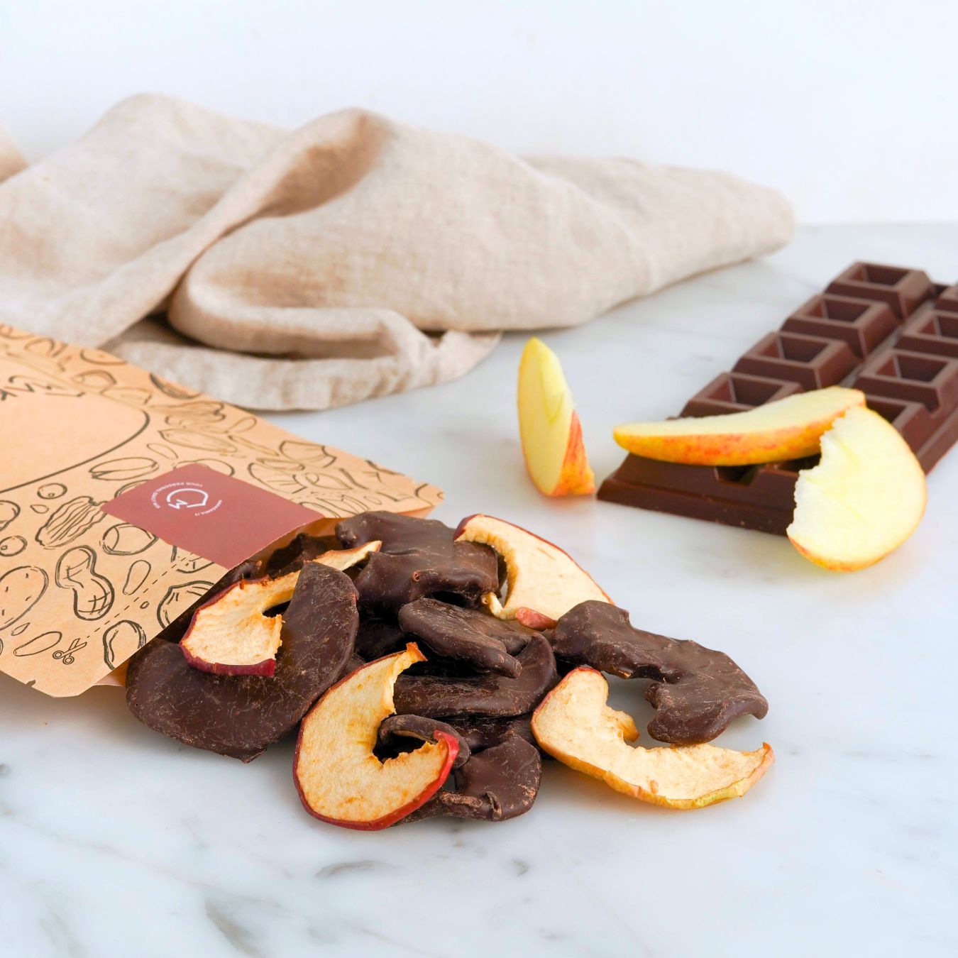 Mela ricoperta di cioccolato