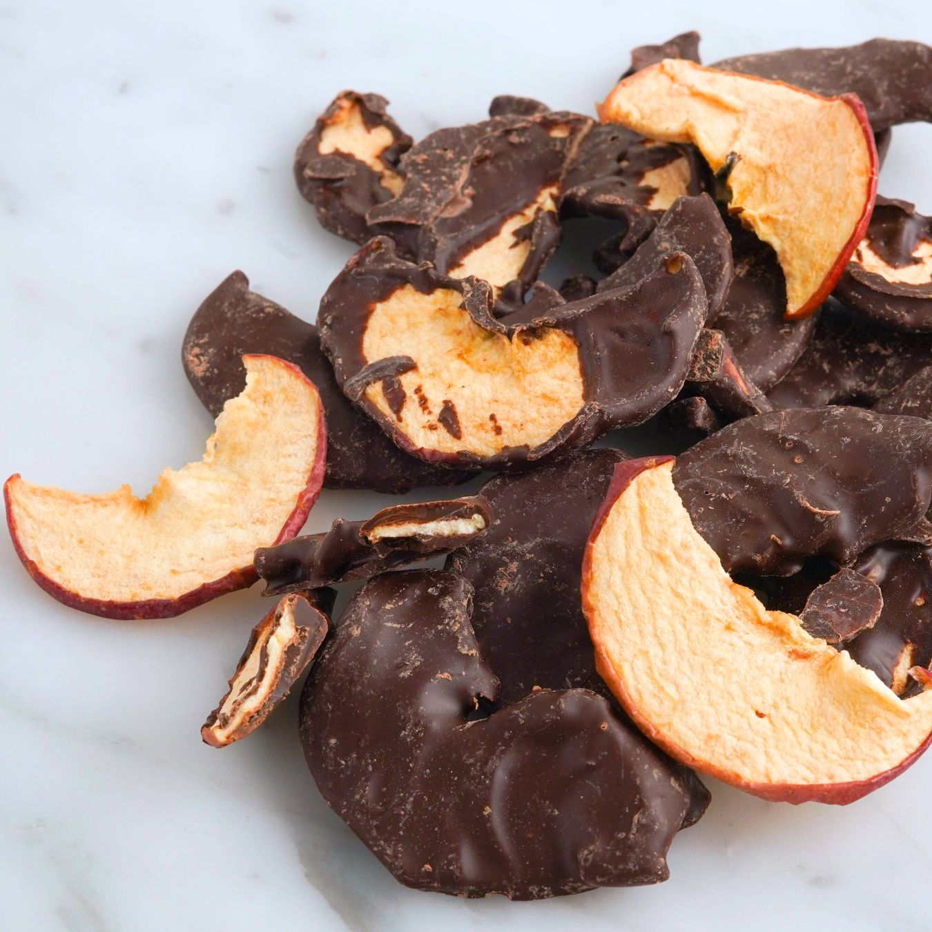 Mela ricoperta di cioccolato